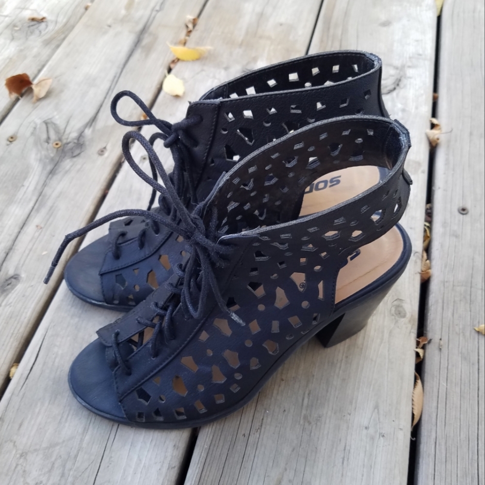 Soda Black Laser-Cut Lace-Up Block Heel Sandals size 8